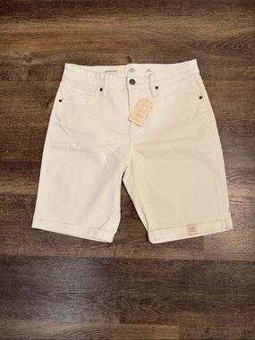St. John's Bay White Bermuda Shorts